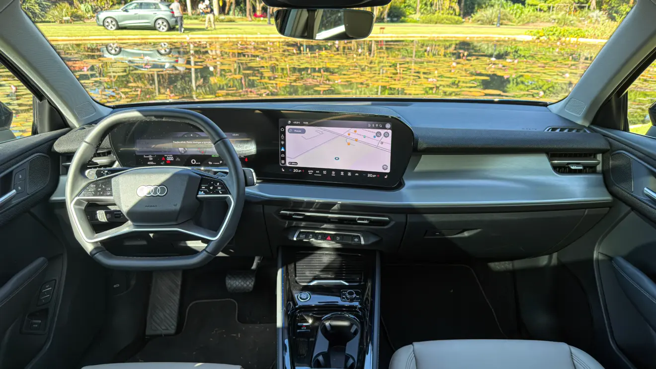 Audi Q3 interior bege