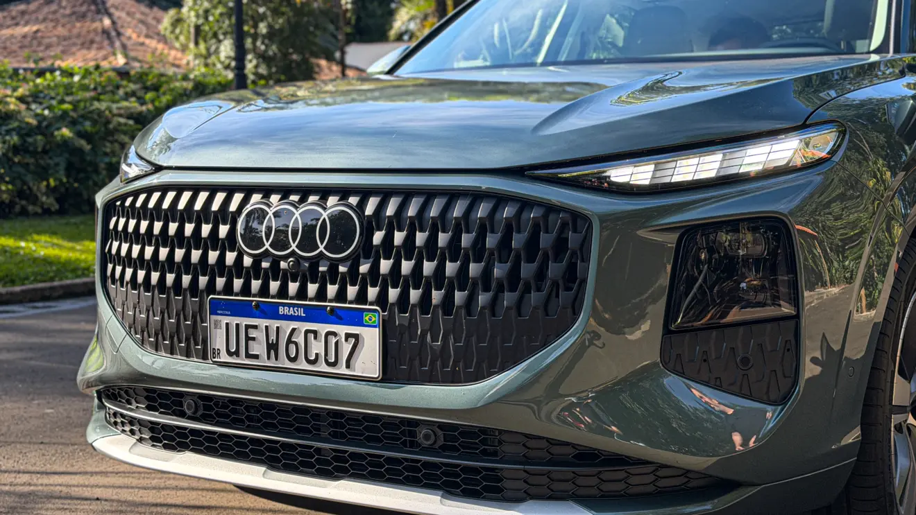 Audi Q3 Sportback na cor Verde Sage estático