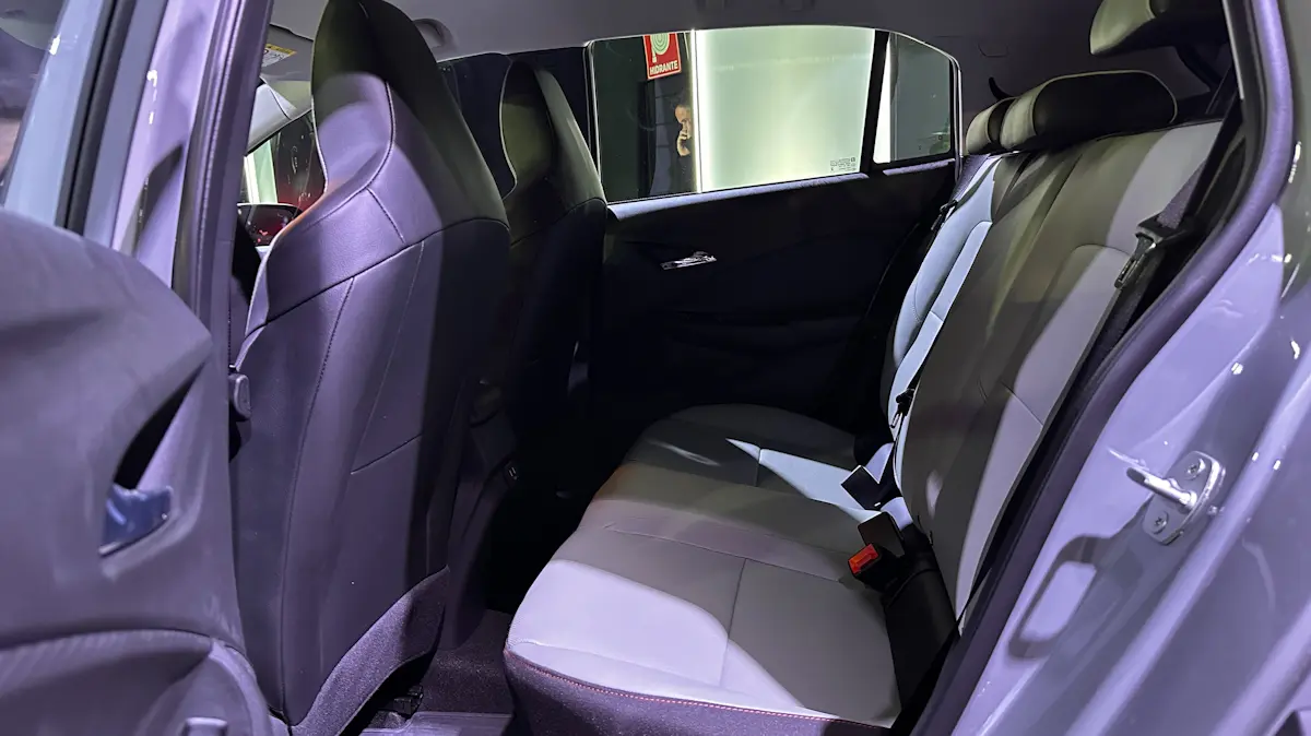 banco traseiro interior Chevrolet Sonic Premier [divulgação]