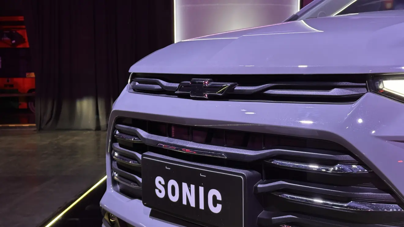 grade frontal Chevrolet Sonic Premier [divulgação]
