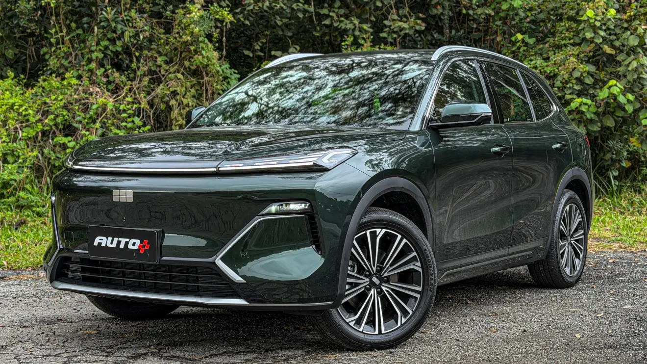 Geely EX5 EM-i verde estático para avaliação e teste