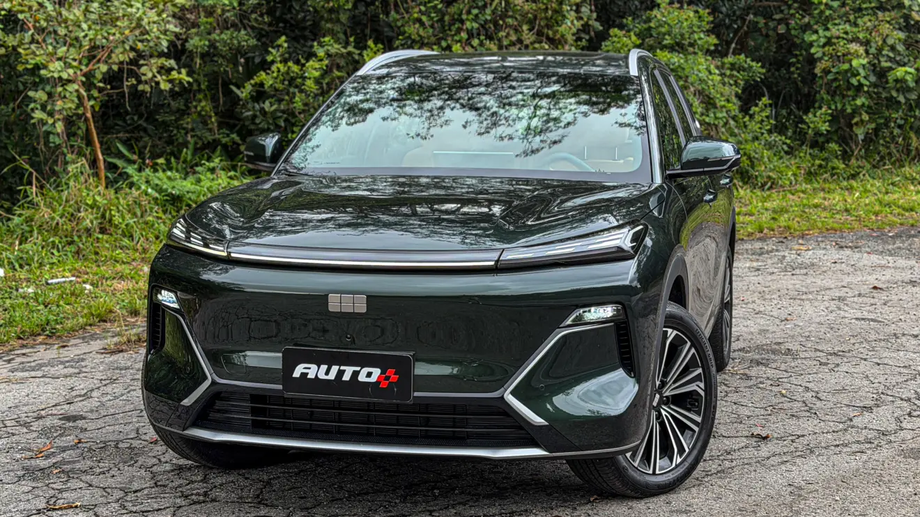 Geely EX5 EM-i verde estático para avaliação e teste
