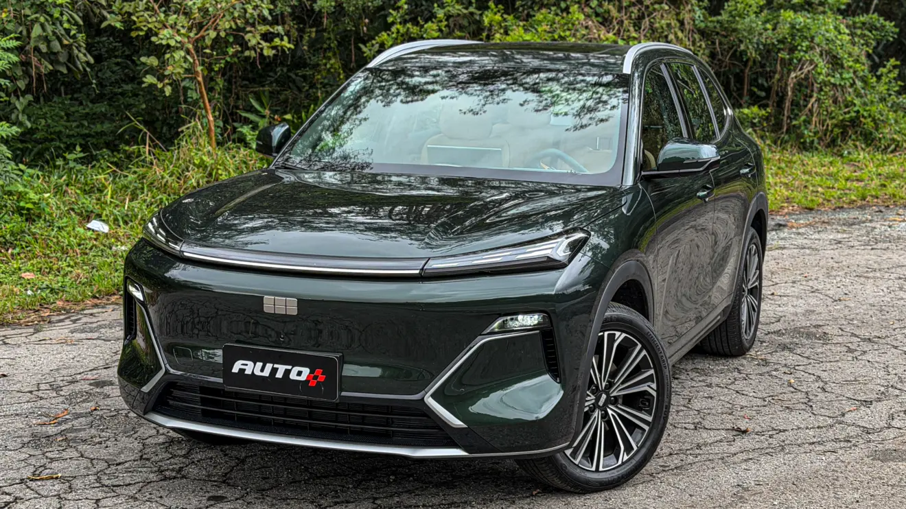 Geely EX5 EM-i verde estático para avaliação e teste