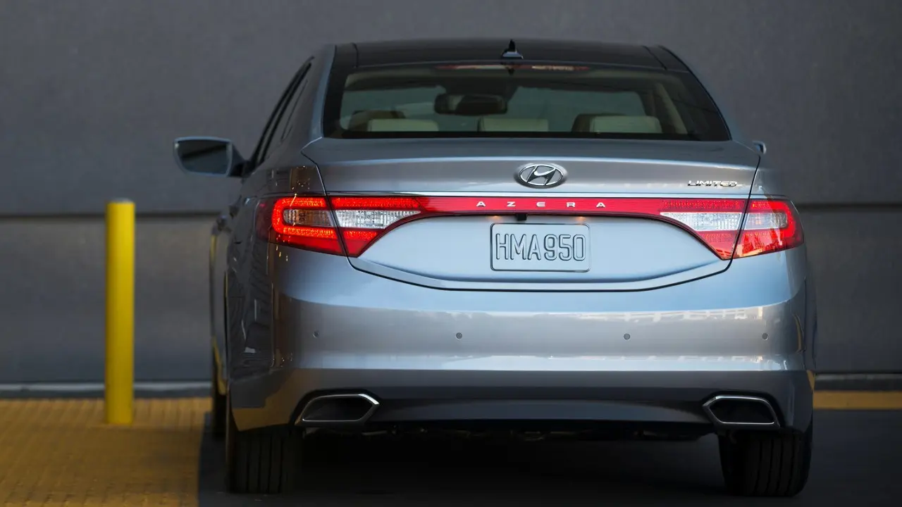 Hyundai Azera 3.0 V6 2015 traseira