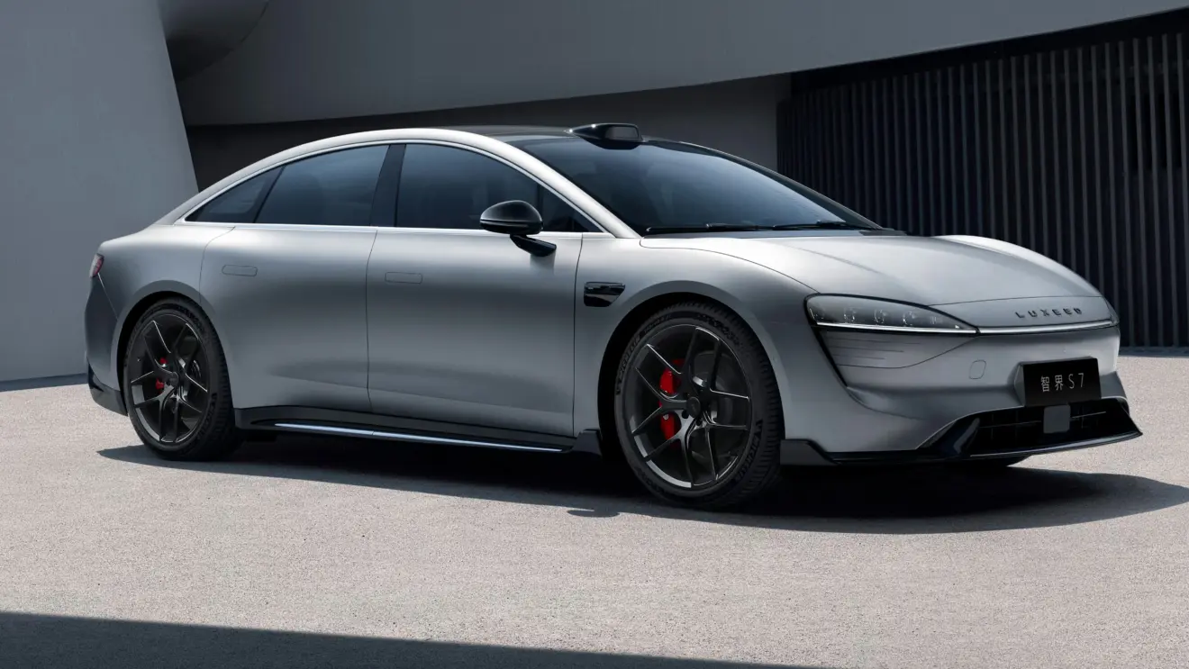Luxeed S7 prata de frente