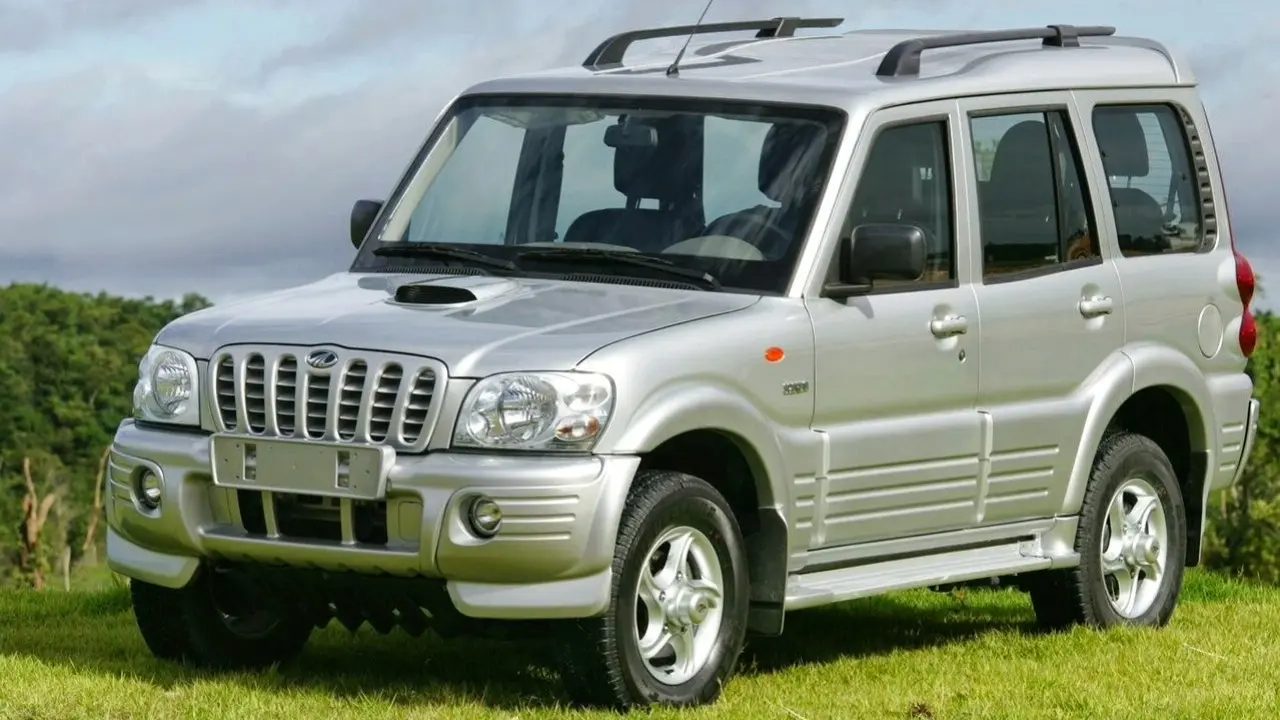 Mahindra MOV