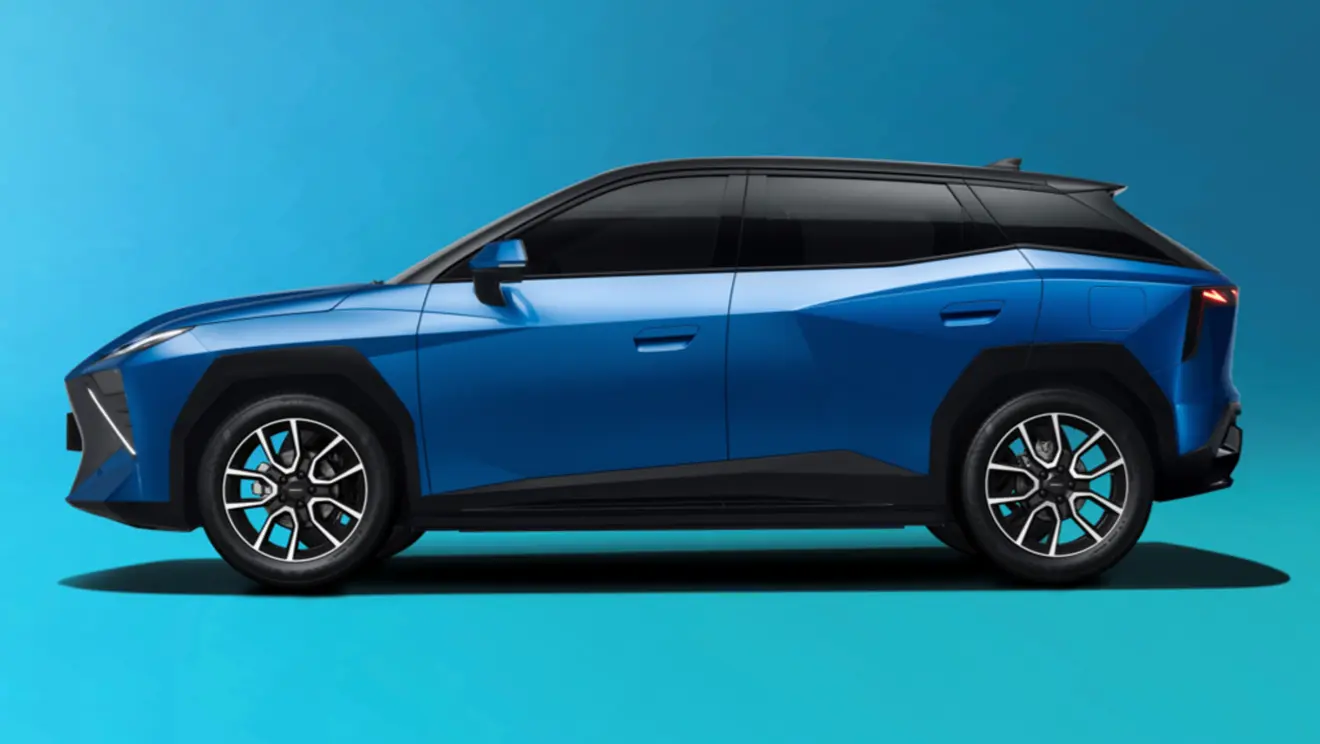 Omoda 4 BEV azul de lado