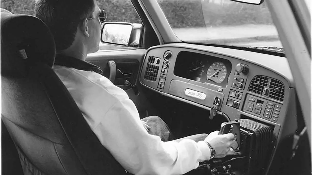 A Saab testou uma tecnologia diferente para substituir o volante