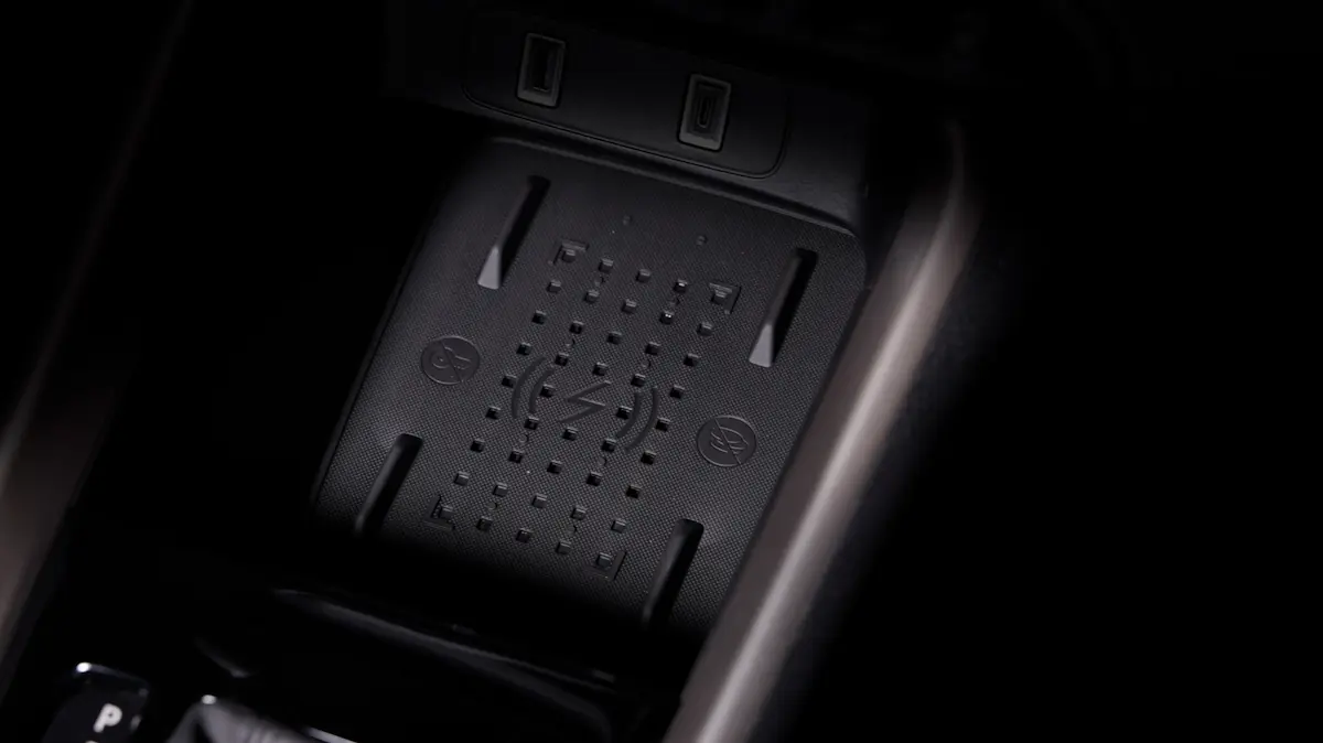 carregador de celular por indução jeep avenger brasil