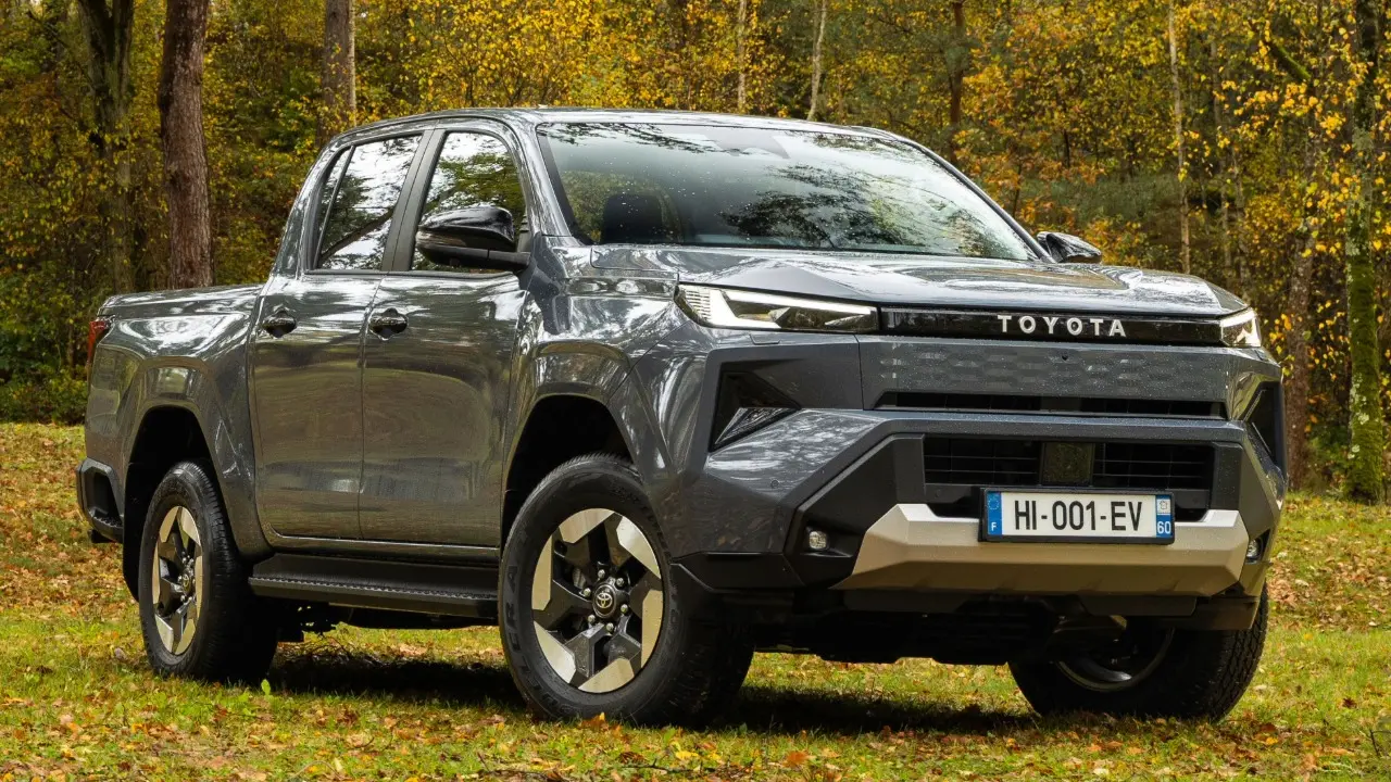 Toyota Hilux 2027 em movimento