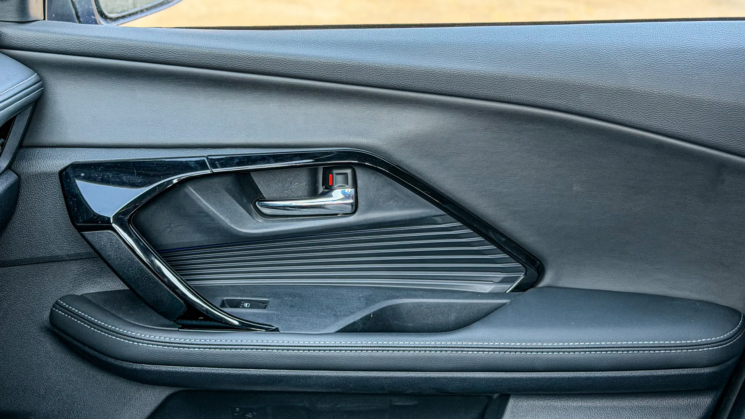 Interior do Toyota Yaris Cross XRX para avaliação