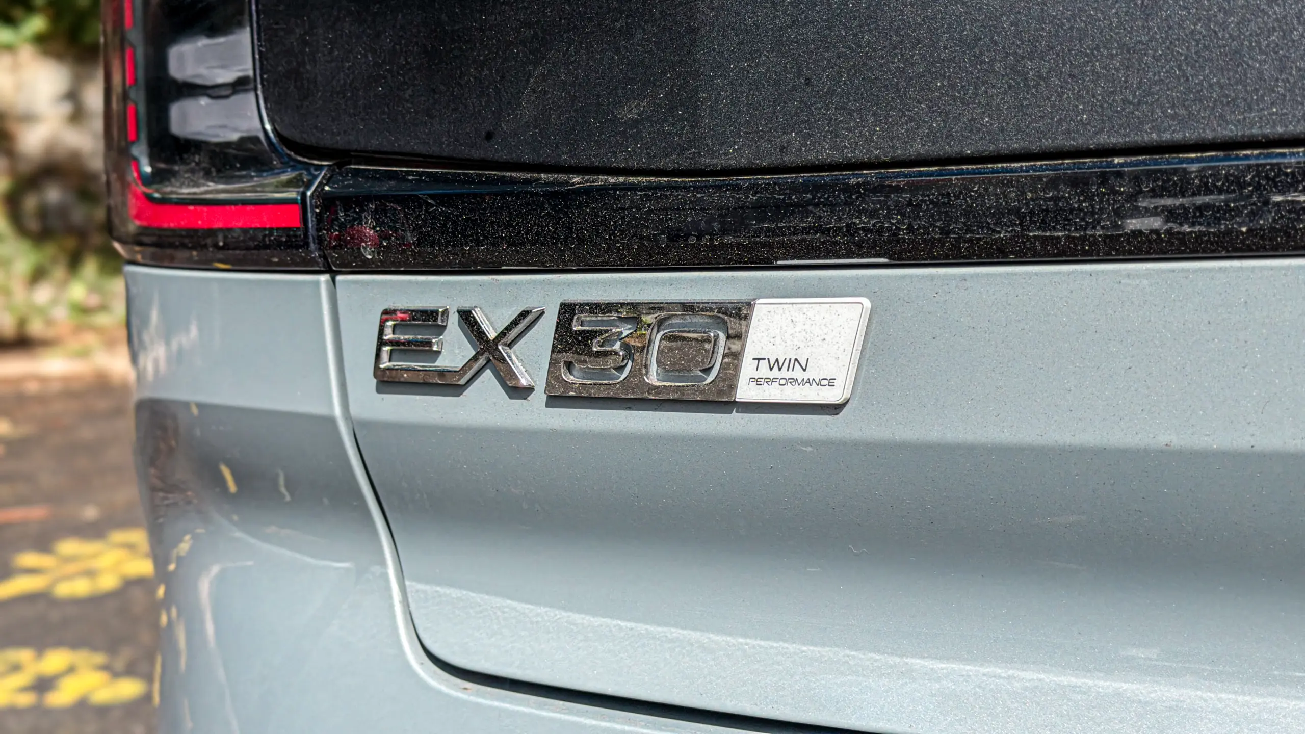 Volvo EX30 Cross Country estático para avaliação e teste