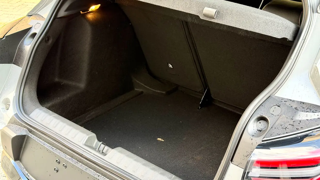 porta-malas chevrolet sonic rs