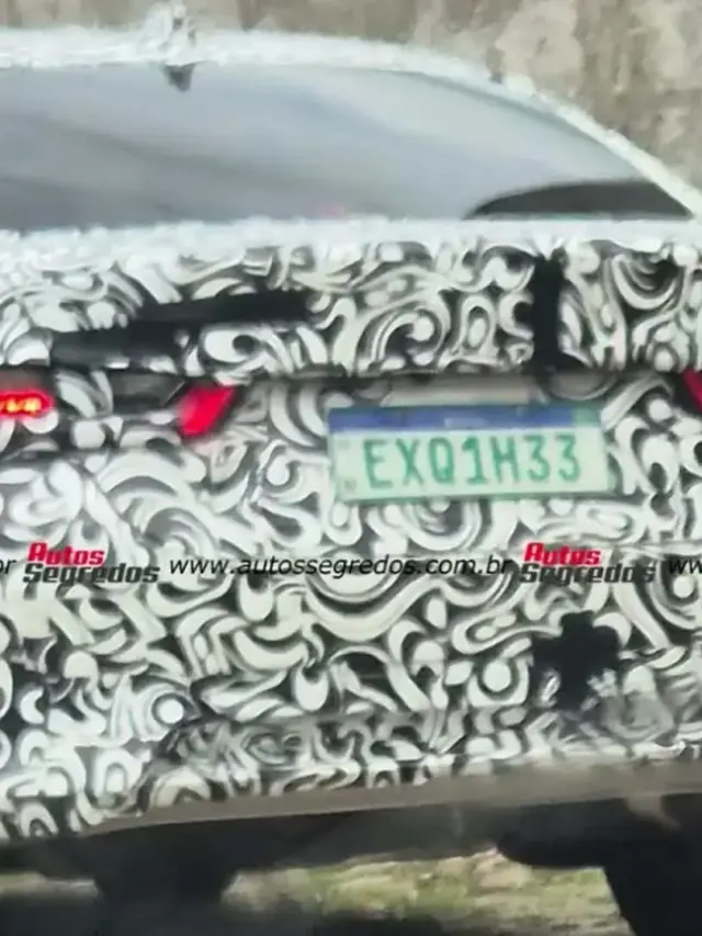 Flagra Honda City camuflado na linha 2027