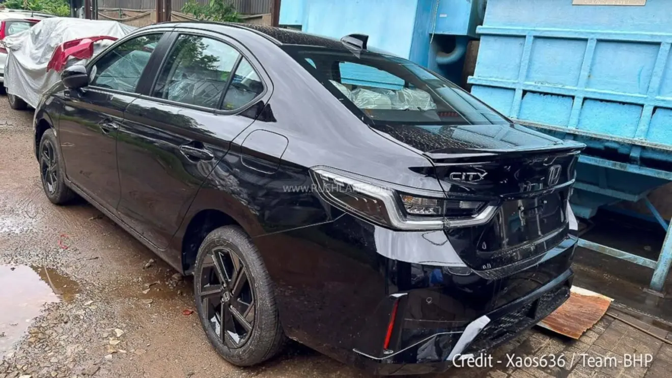 Flagra novo Honda City indiano reestilização preto estático