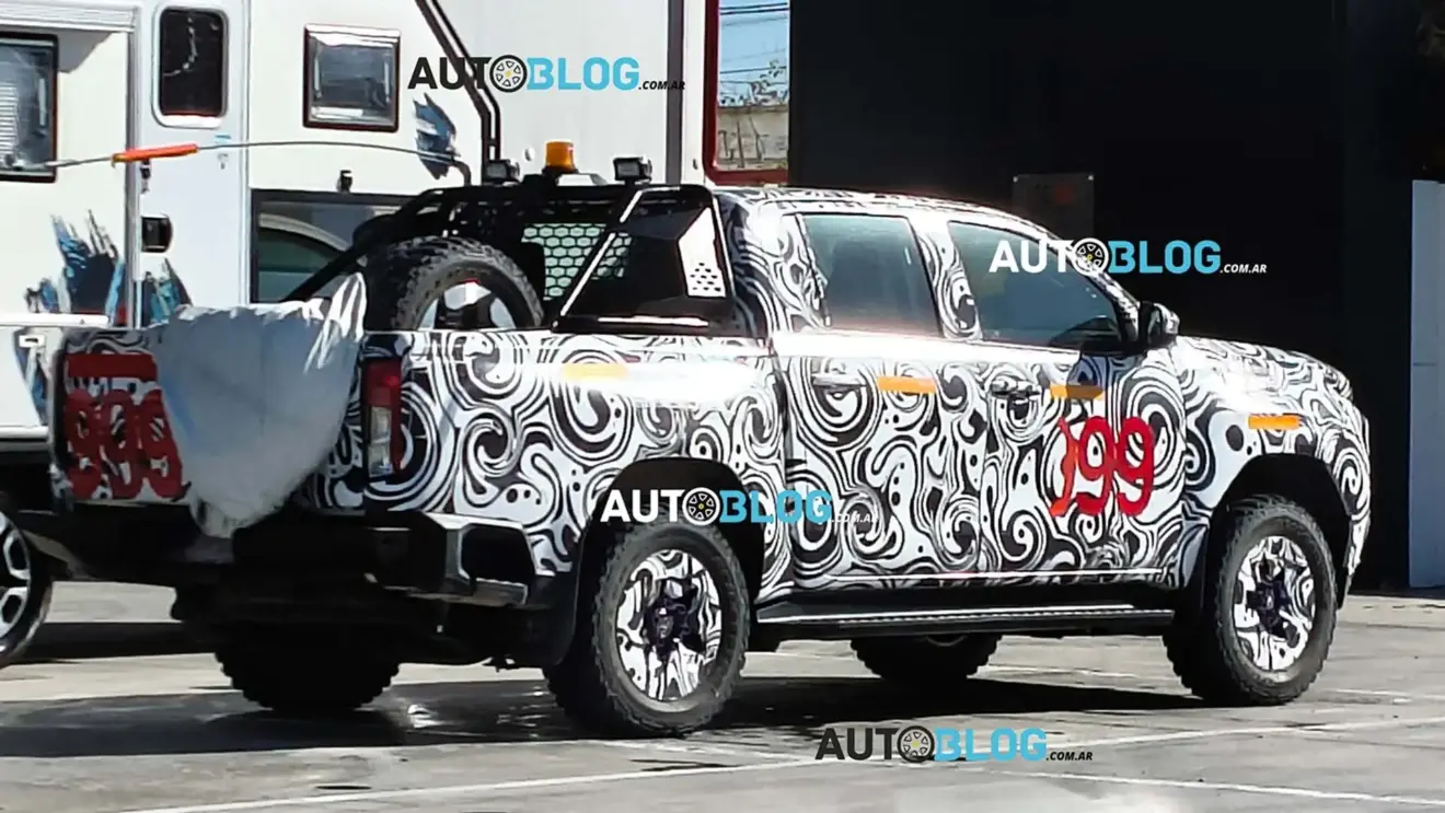 Toyota Hilux flagra