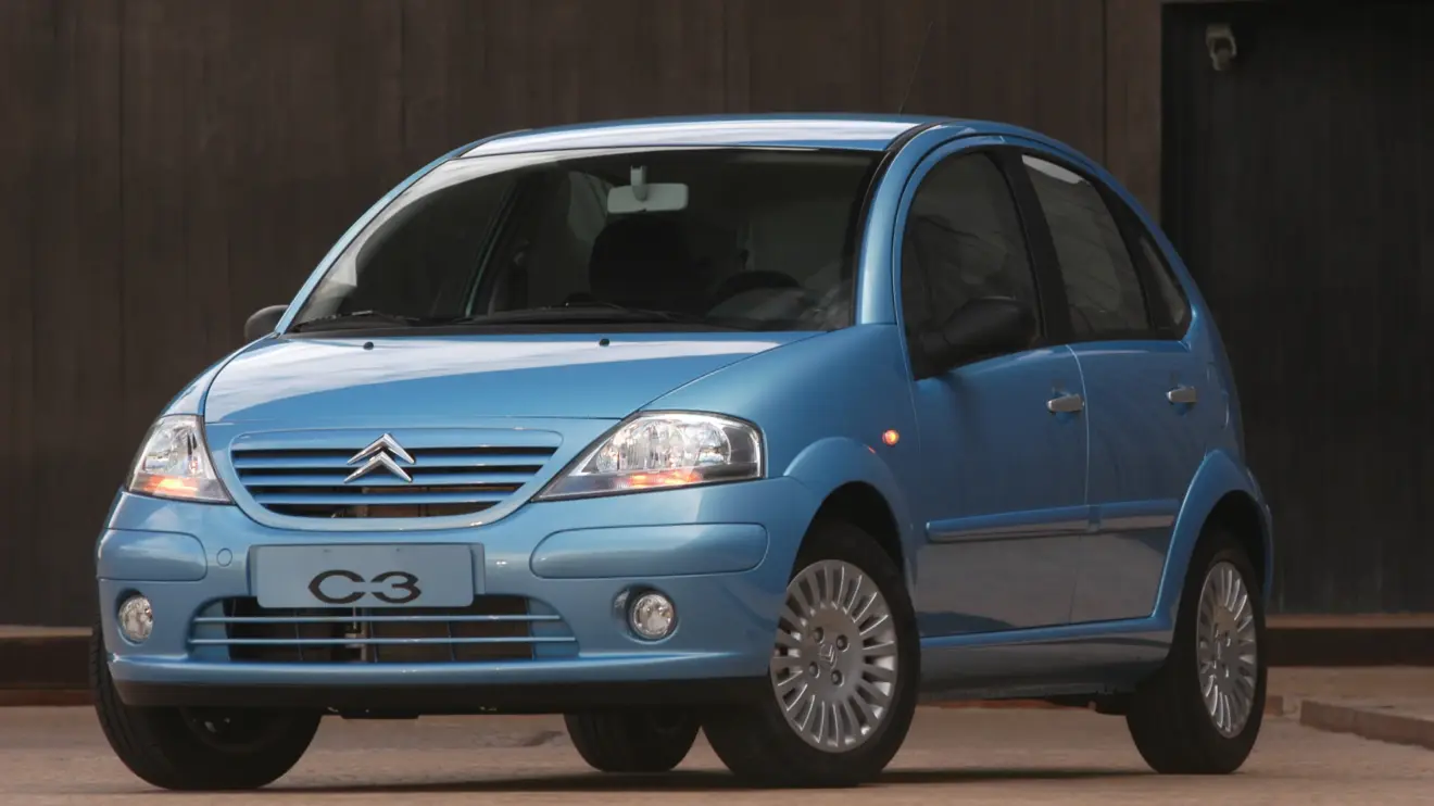 Citroën C3 azul de frente