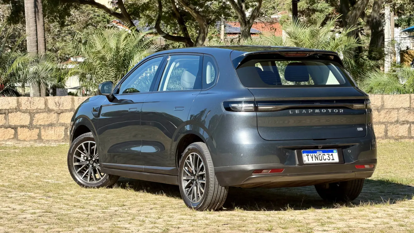 Leapmotor B10 cinza de traseira