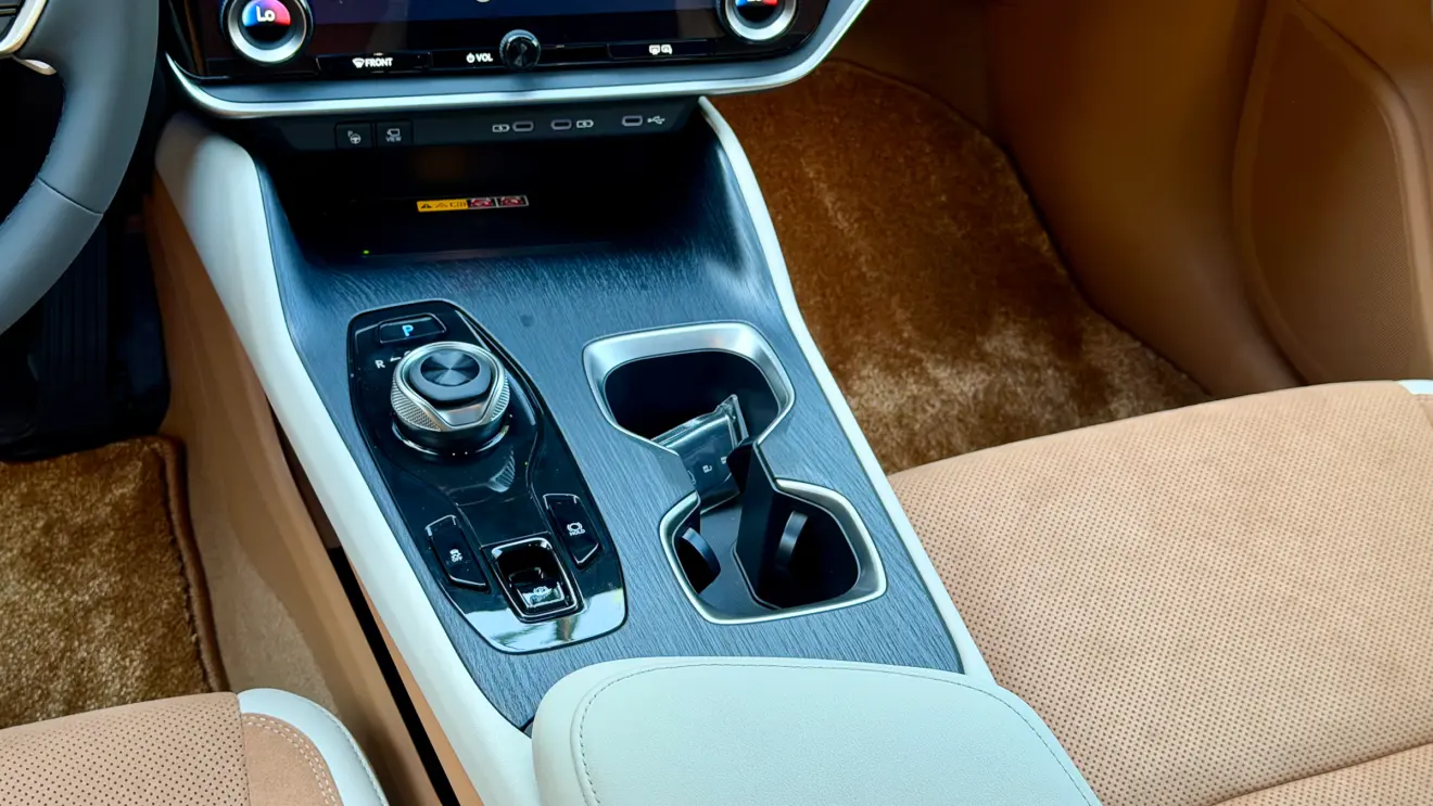 console lexus rz