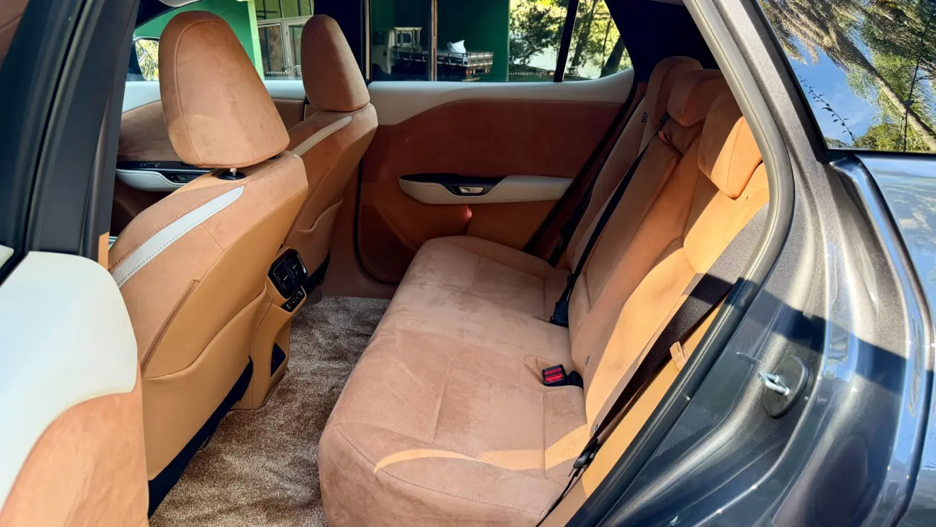 banco traseiro lexus rz