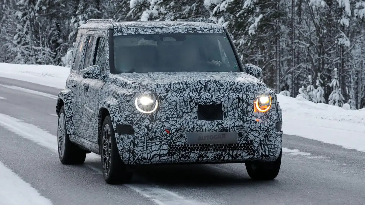 Protótipo do novo Mercedes-Benz mini Classe G visto de frente