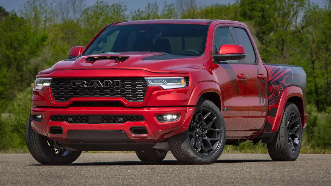 Ram 1500 Rumble Bee 392  vermelha de frente