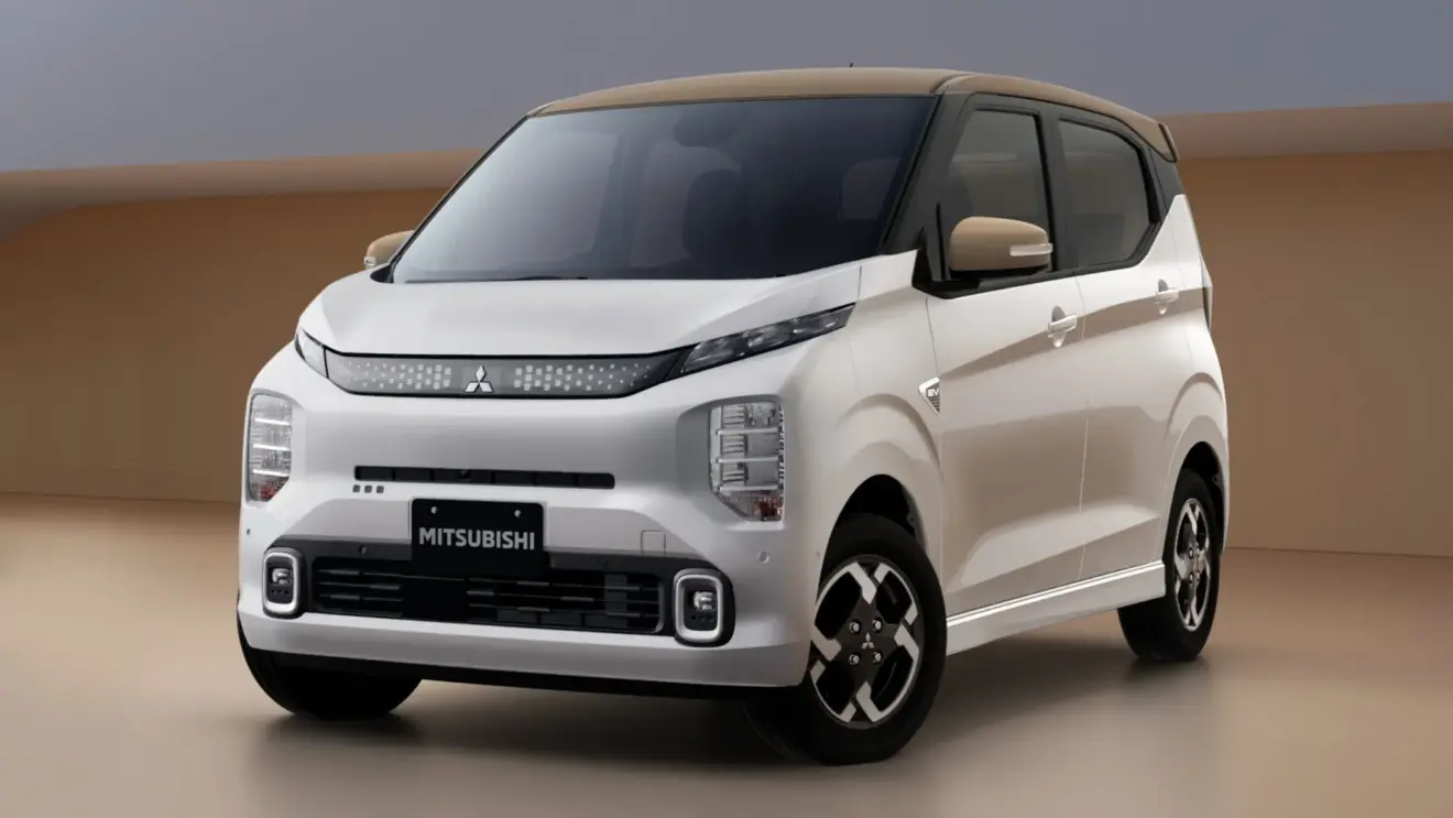 Mitsubishi eK Cross EV branco de frente
