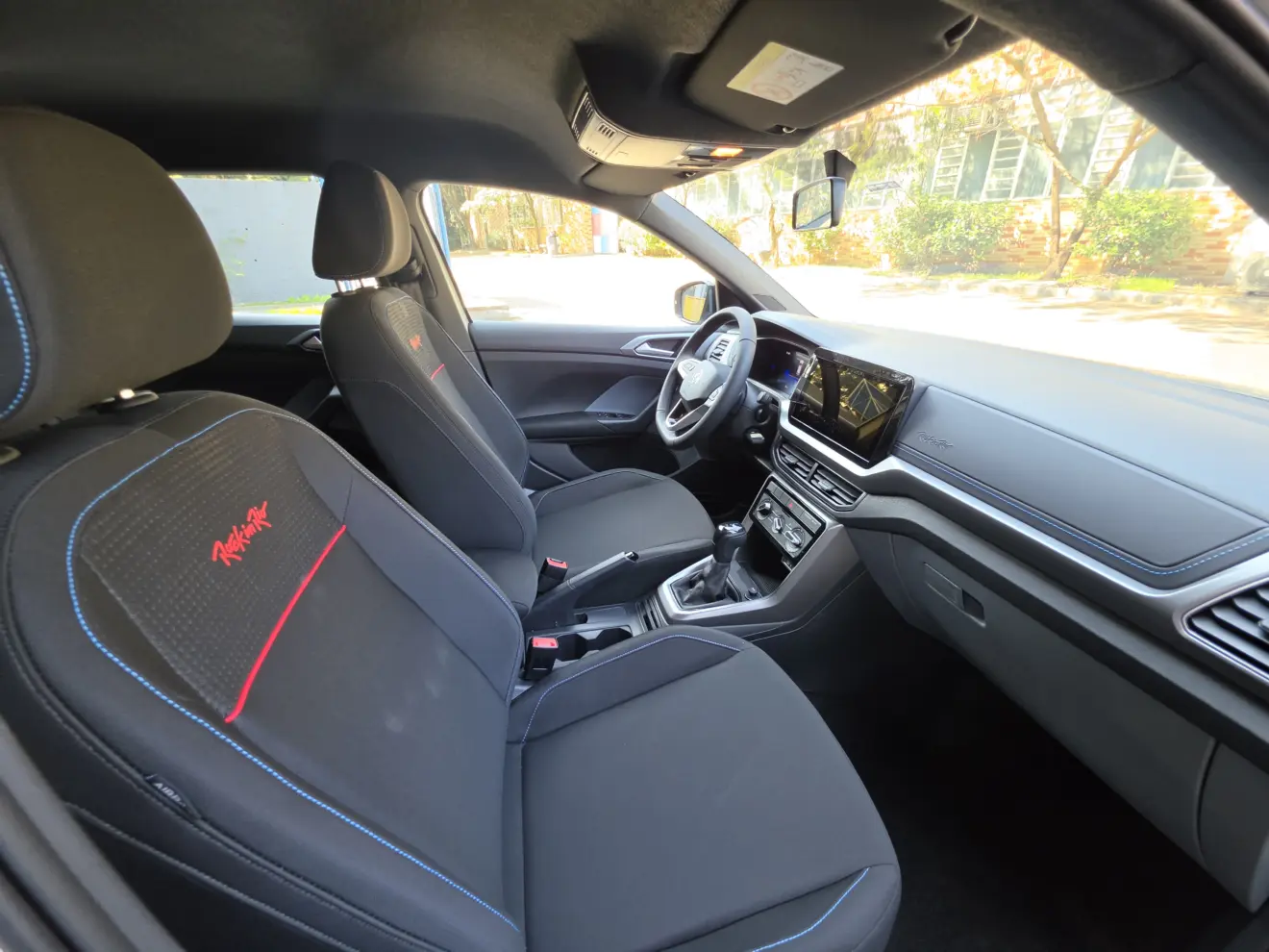 Interior do Volkswagen-T-Cross Rock In Rio