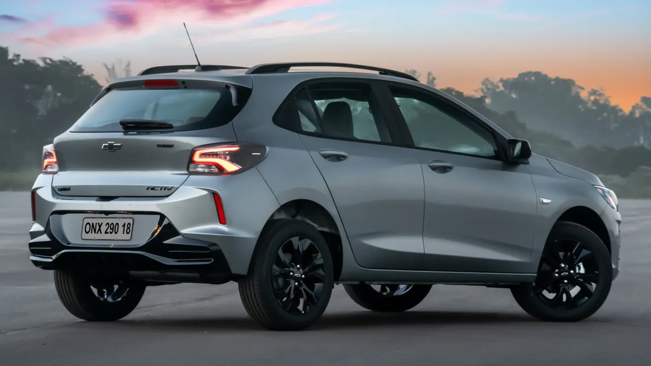 Chevrolet Onix Activ [divulgação] traseira