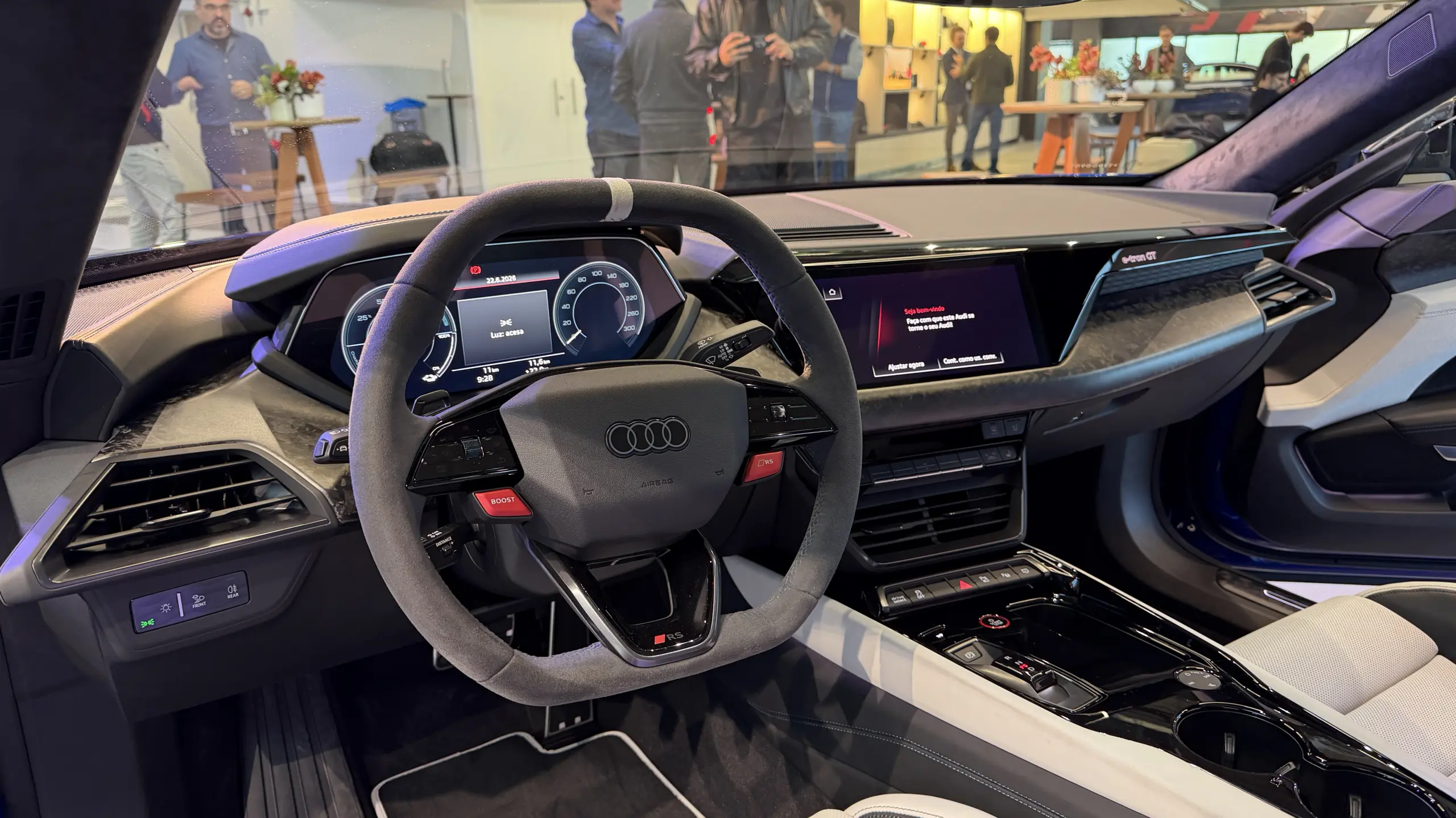 Audi RS e-tron GT 2026 chega ao Brasil com até 925 cv e pode custar R$ 1,65 milhão