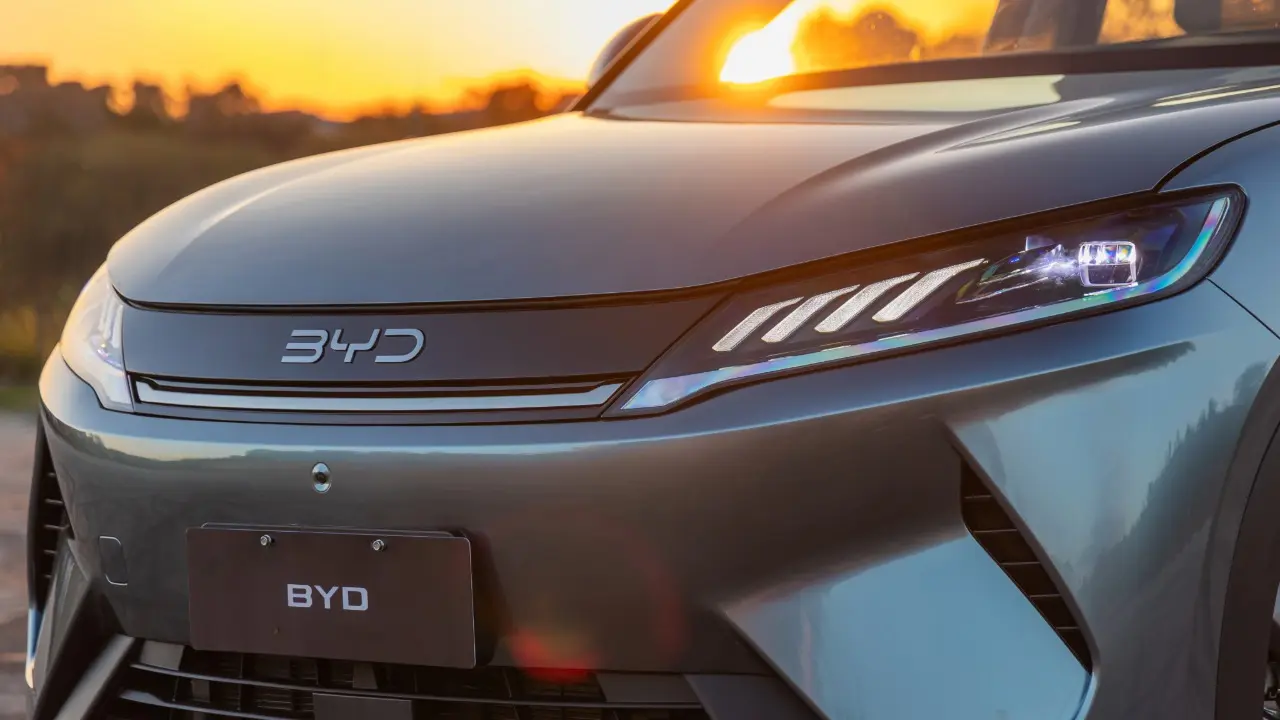 BYD Atto2 DM-i híbrido plug-in detalhes