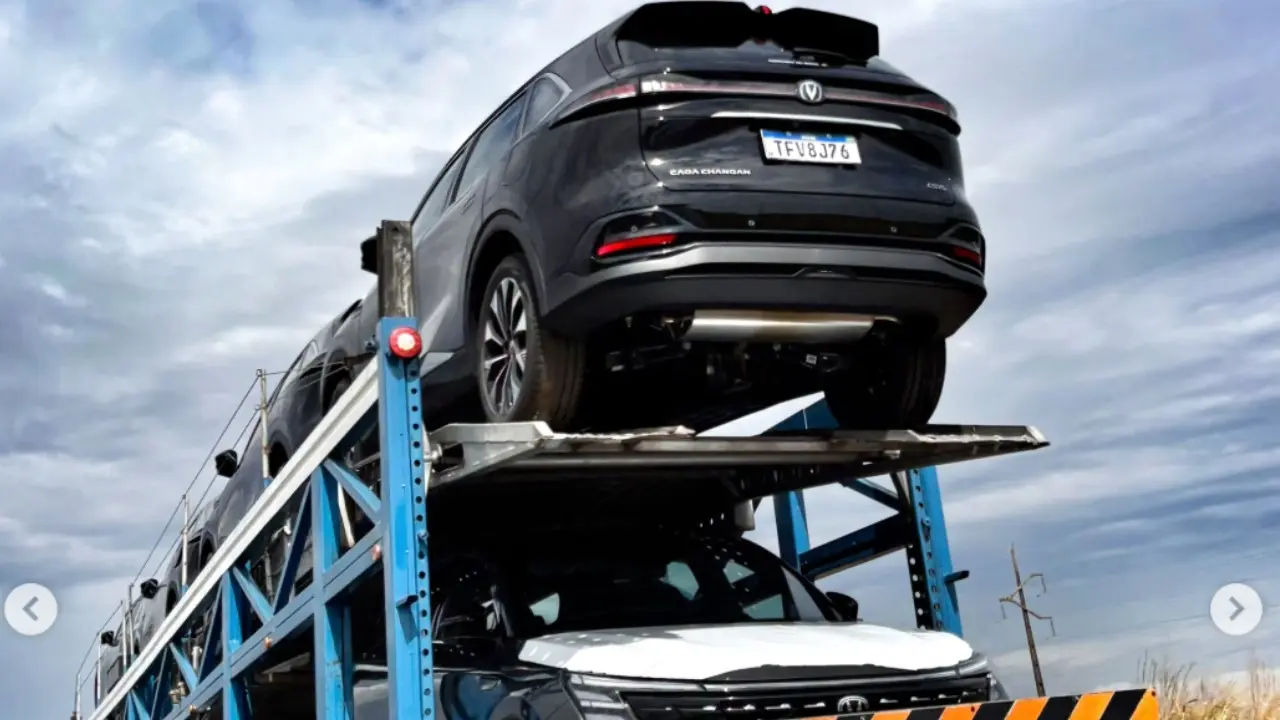 Caoa Changan CS75 na cegonha flagra