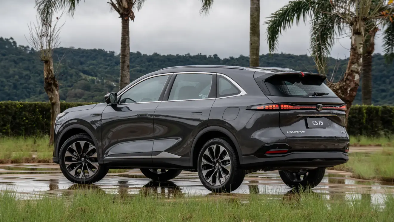 Caoa Changan CS75 estático na cor cinza