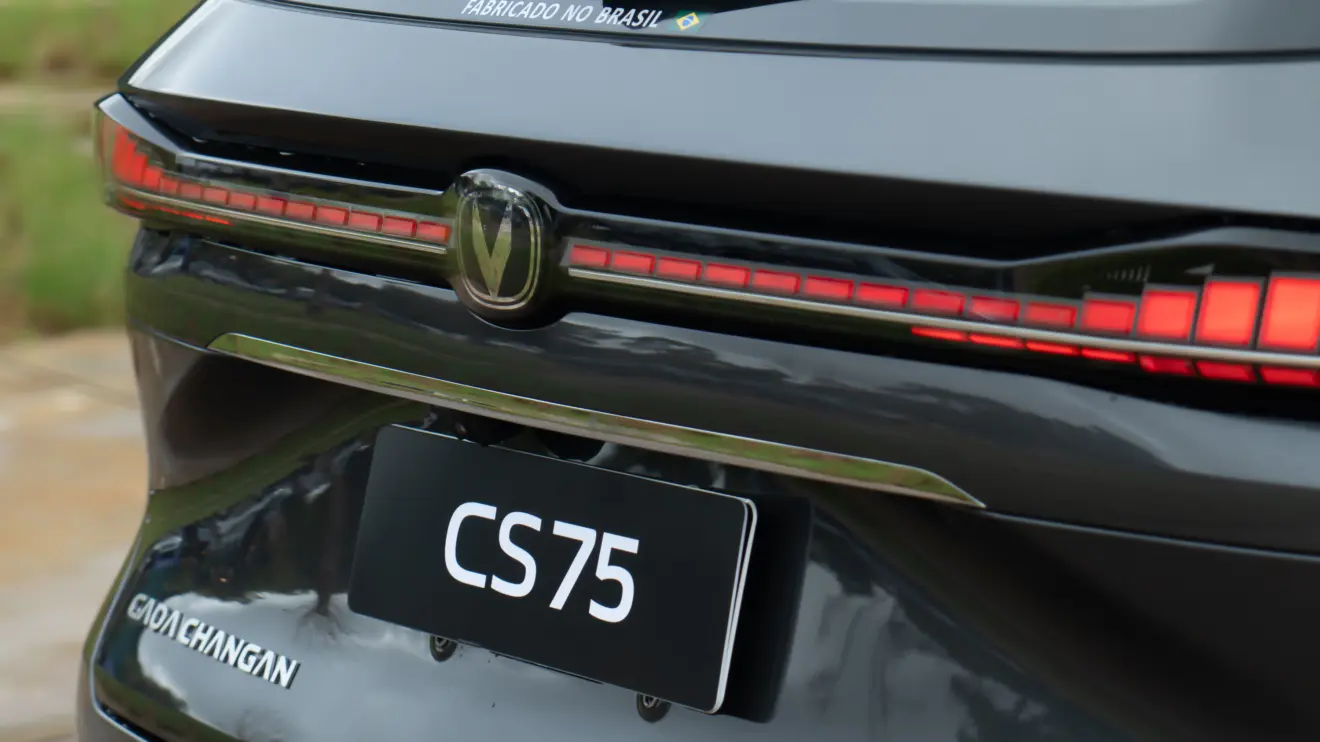 Caoa Changan CS75 estático na cor cinza
