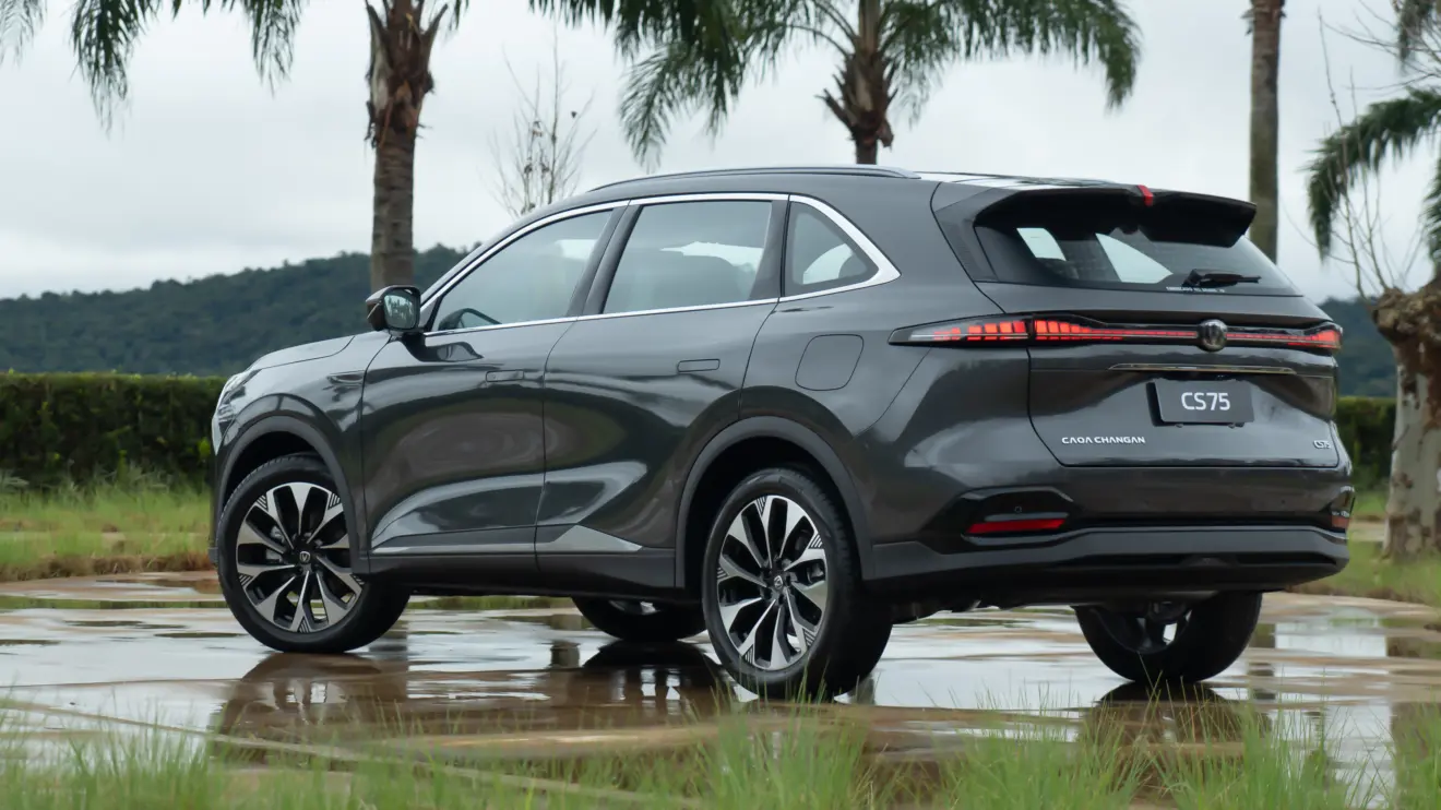 Caoa Changan CS75 estático na cor cinza
