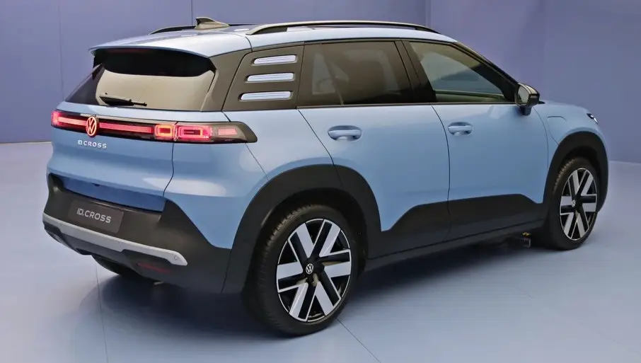 Volkswagen ID. Cross vazou na cor azul