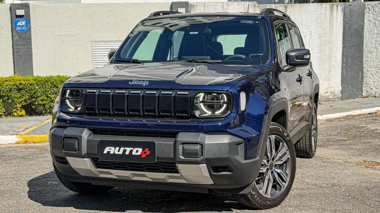 Jeep Renegade Lontidude MHEV na cor Azul Jazz estático para avaliação e teste