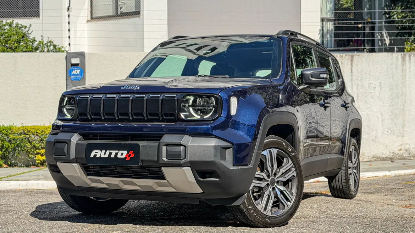 Jeep Renegade Lontidude MHEV na cor Azul Jazz estático para avaliação e teste