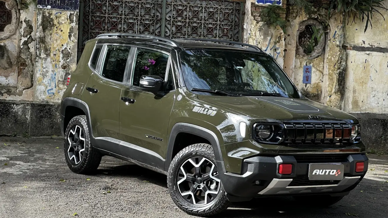 Jeep Renegade Willys T270 4x4 verde parado de frente