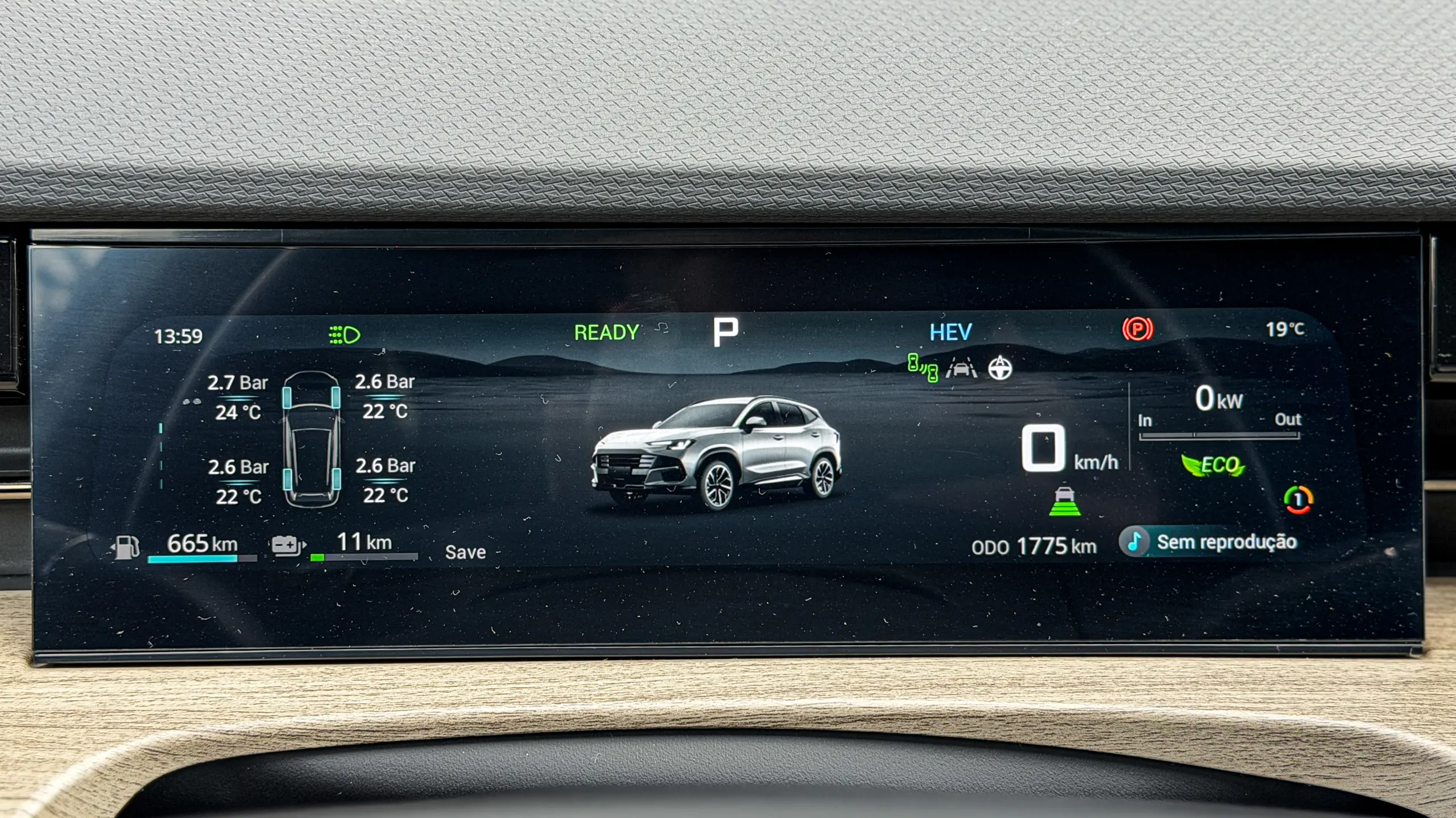 Jetour S06 Premium na cor Verde Aurora e seu interior para teste e avaliação