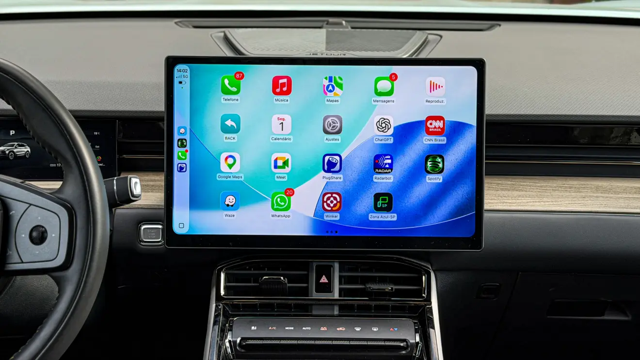 Jetour S06 Premium na cor Verde Aurora e seu interior para teste e avaliação