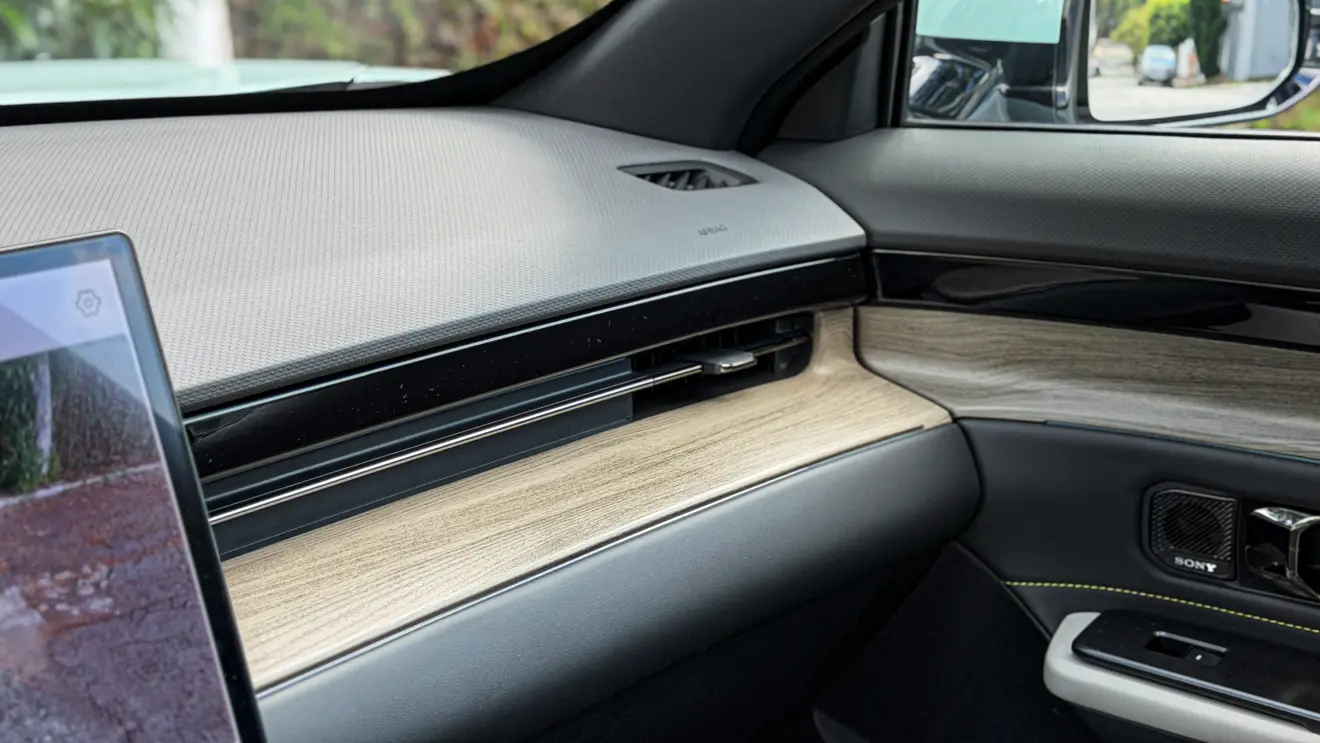 Jetour S06 Premium na cor Verde Aurora e seu interior para teste e avaliação