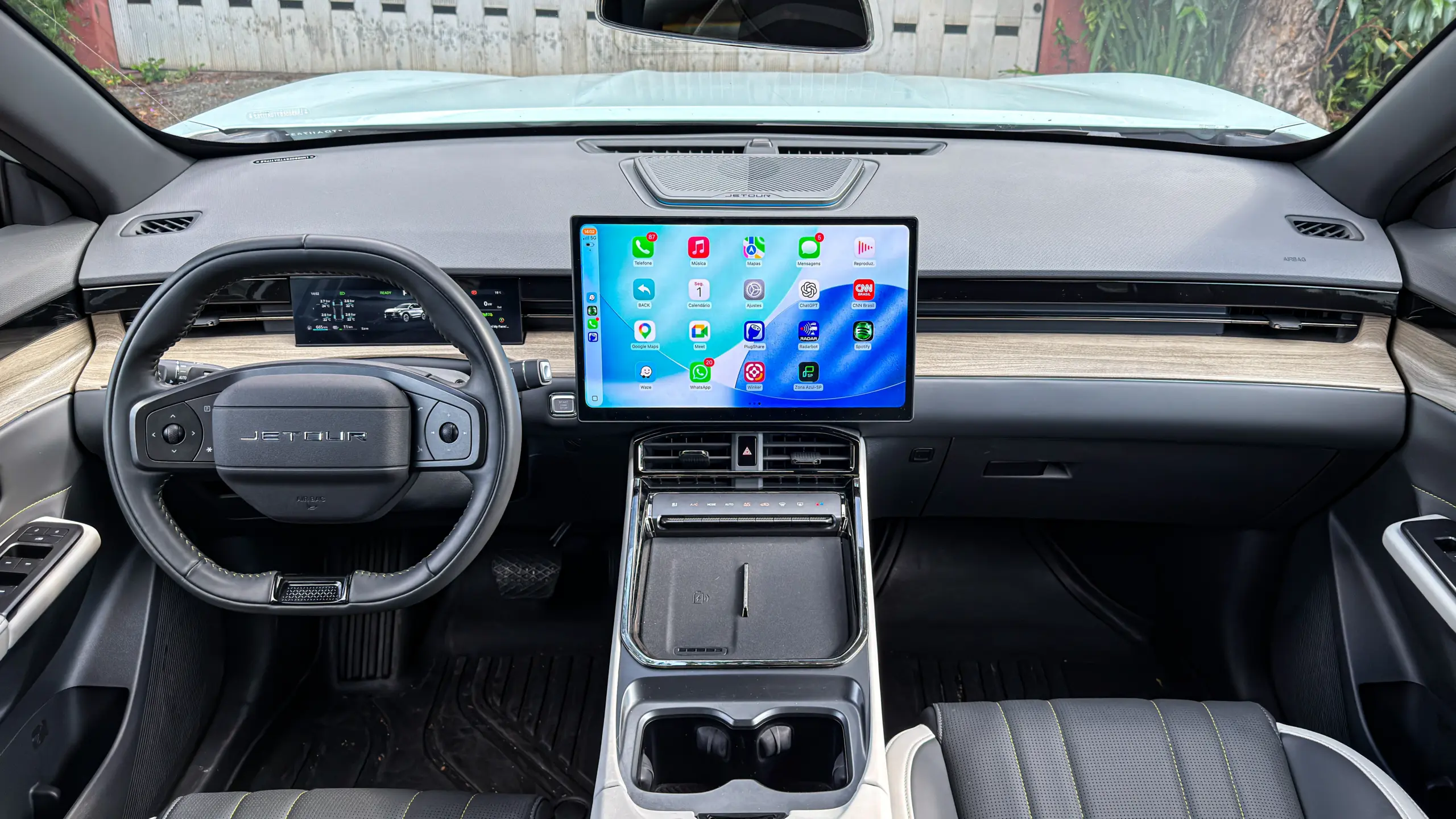 Jetour S06 Premium na cor Verde Aurora e seu interior para teste e avaliação