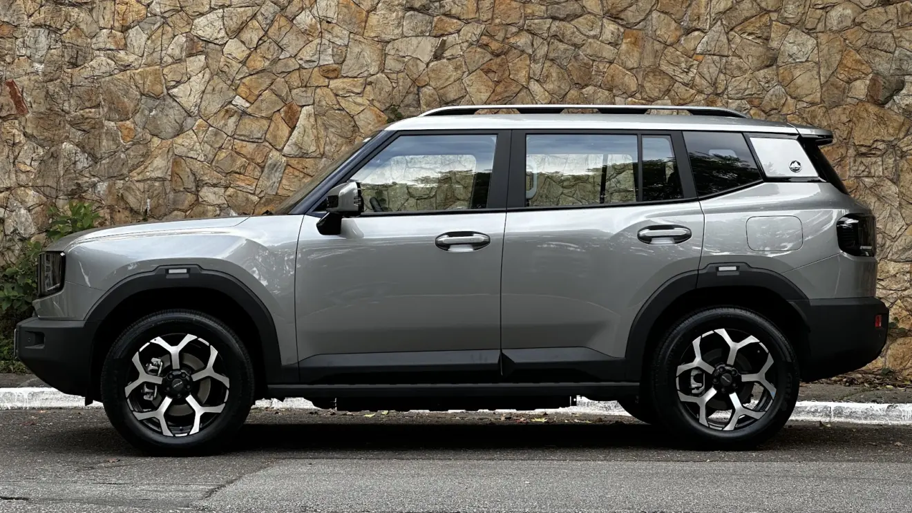 Jetour T1 Advance parado de lateral