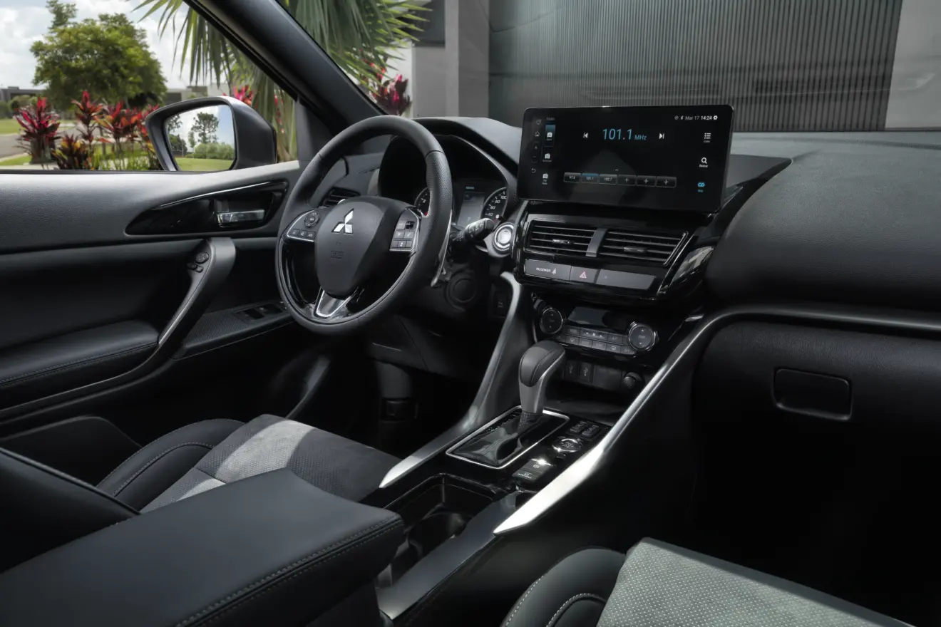 Mitsubishi Eclipse Cross Black [divulgação]