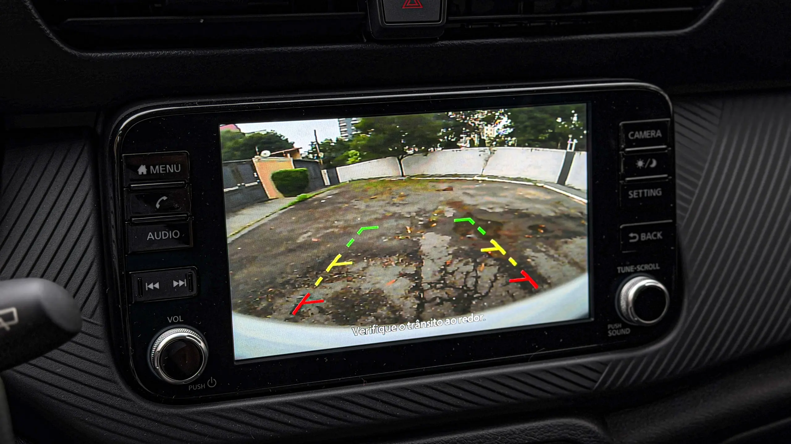 Nissan Kait na versão Sense Plus e seu interior para avaliação e teste
