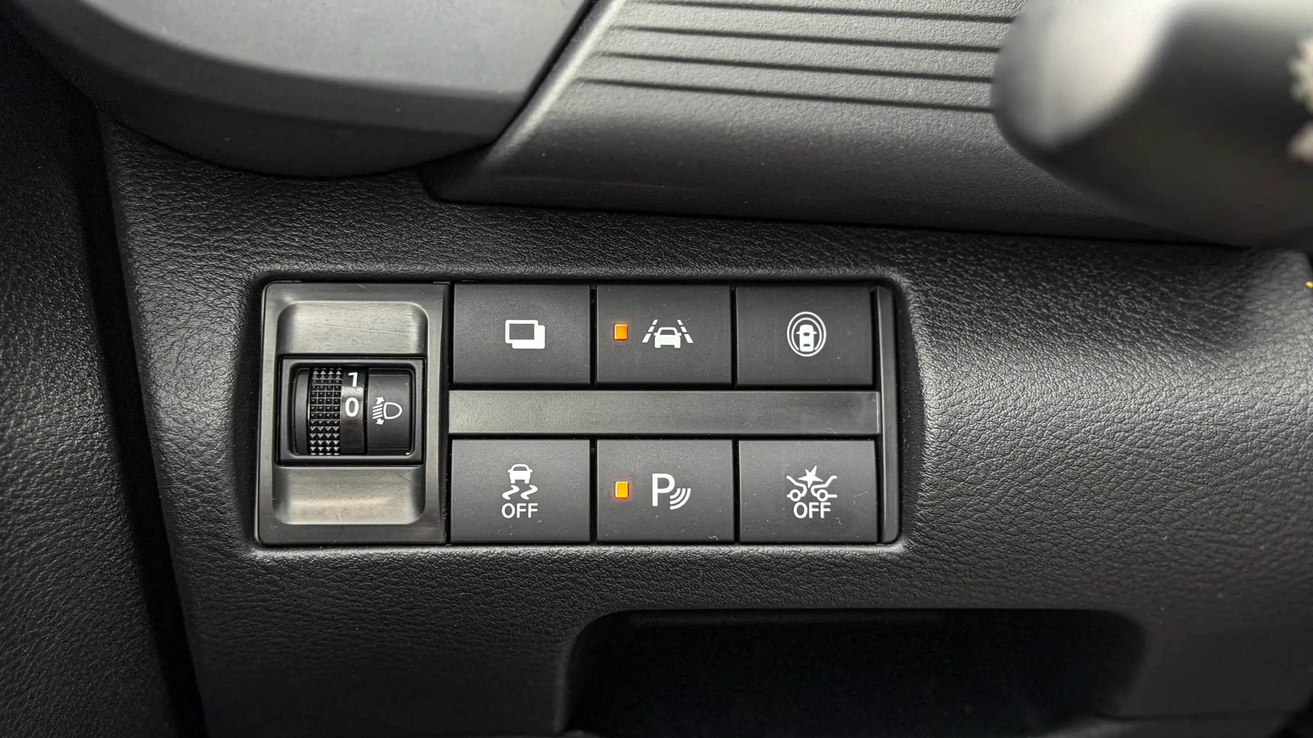 Nissan Kait na versão Sense Plus e seu interior para avaliação e teste