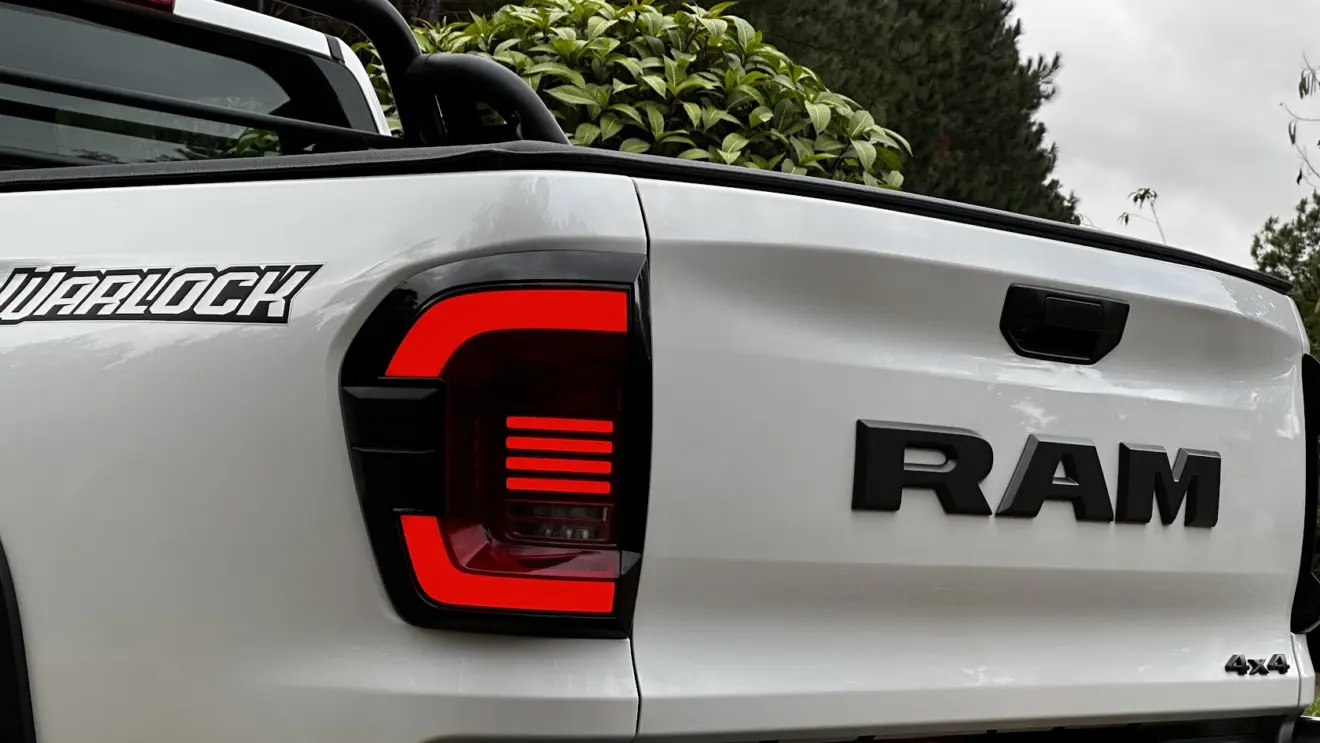 Lanterna da picape  Ram Dakota Warlock
