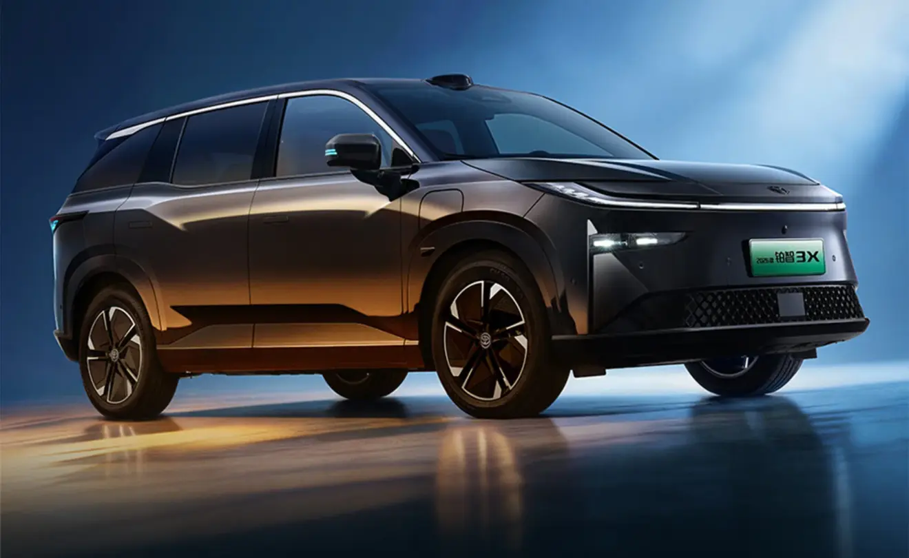 Toyota bZ3x preto de frente