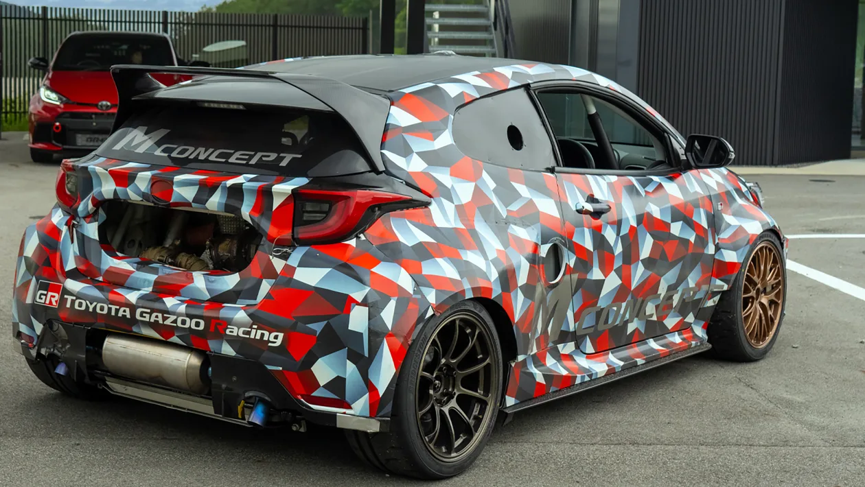 Toyota GR Yaris usado como laboratório do MR2 na pista